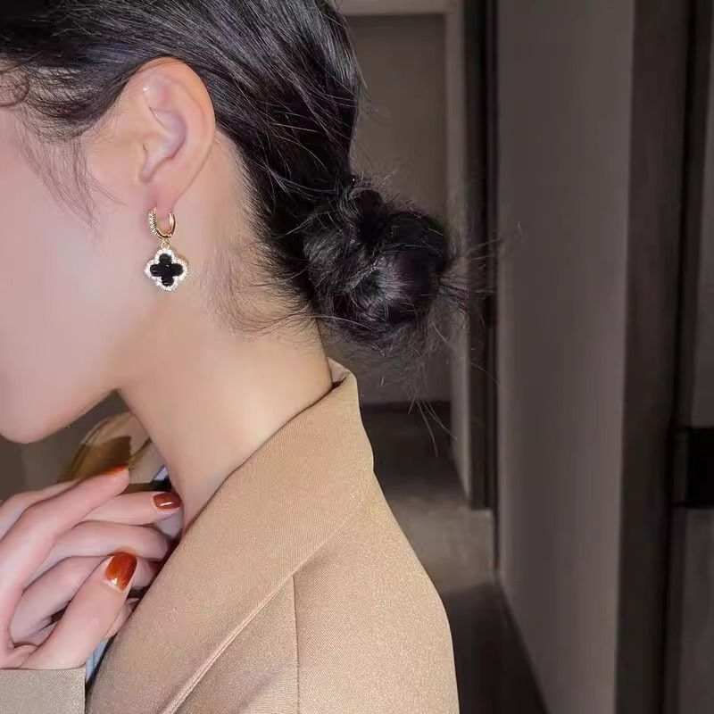 Posh Glimmer New Design Fashion Four Clover Gold Earrings 2025 Lucky Diamond Hoop Earrings High-grade Women's Jewelry Retro Classy Earrings